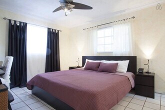 201 Galen Dr in Key Biscayne, FL - Building Photo - Building Photo