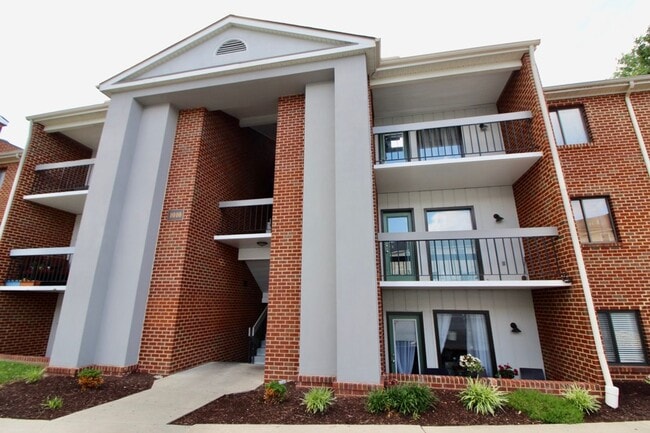 1010 Blue Ridge Dr in Harrisonburg, VA - Foto de edificio - Building Photo