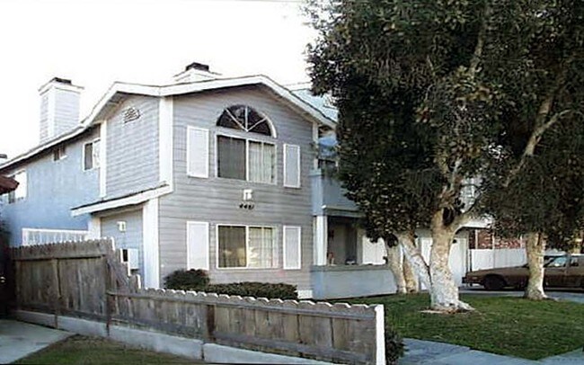 4461 50th St in San Diego, CA - Foto de edificio - Building Photo