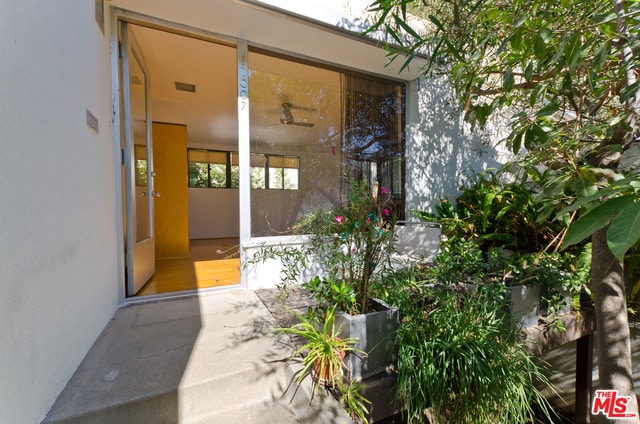 11007 Strathmore Dr in Los Angeles, CA - Building Photo - Building Photo