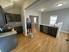 459 E Oakland Ave in Columbus, OH - Building Photo - Building Photo