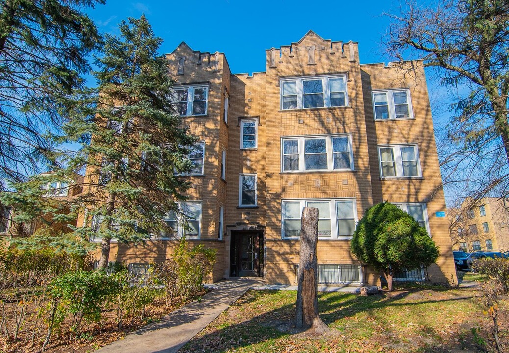 4402 W Parker Ave-Unit -1 in Chicago, IL - Building Photo