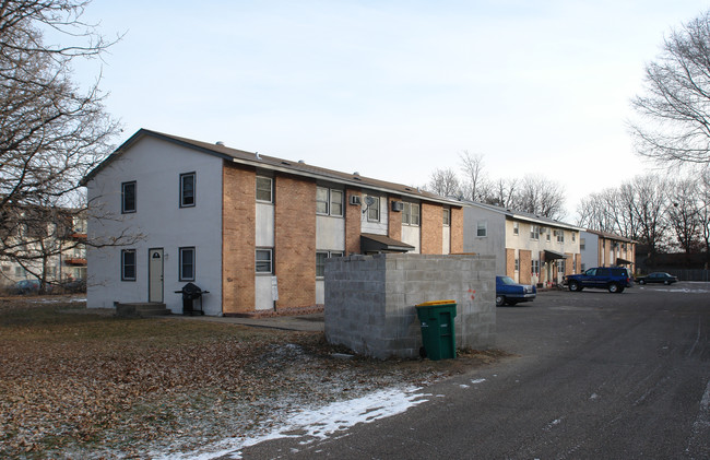 Mark Trrace Apartments in Spring Lake Park, MN - Building Photo - Building Photo