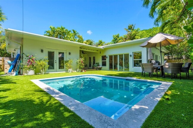 653 Glenridge Rd in Key Biscayne, FL - Building Photo - Building Photo