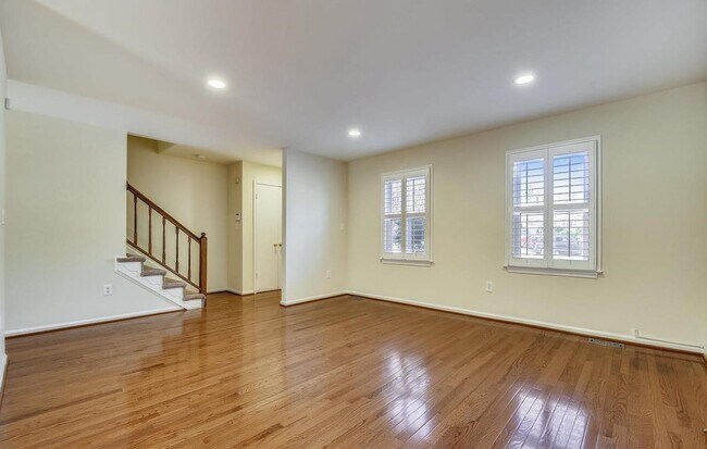 7509 Heatherton Ln in Potomac, MD - Building Photo - Building Photo