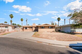 2016 Embrey Ave in Las Vegas, NV - Building Photo