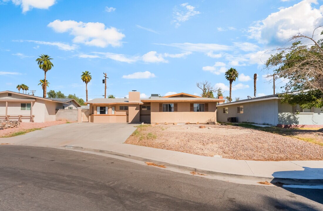 2016 Embrey Ave in Las Vegas, NV - Building Photo