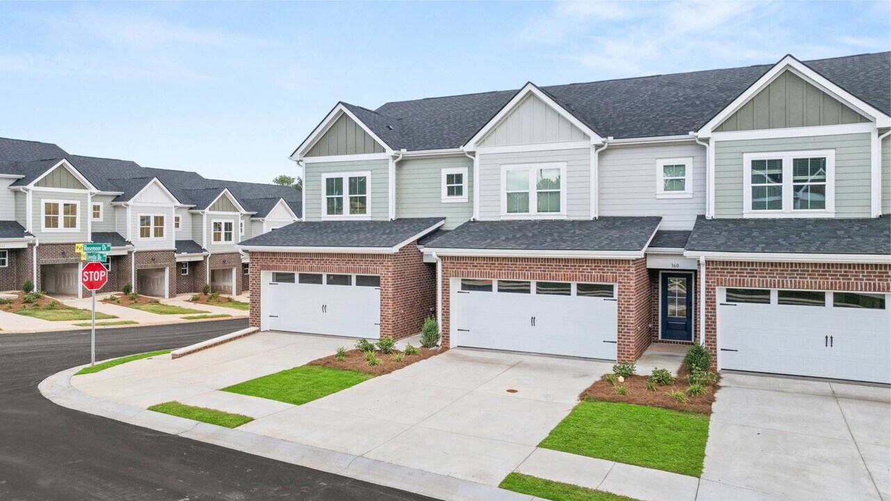 Marglyn Matthews in Matthews, NC - Foto de edificio