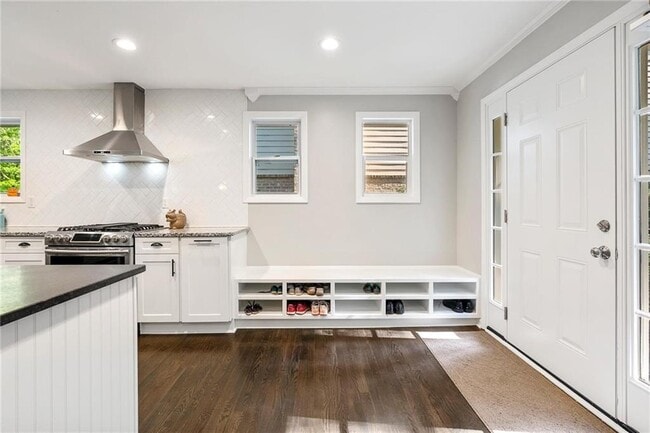 property at 486 Lakeshore Dr NE