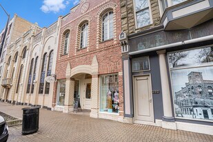 32 E 8th St, Unit 32 E 8th Street Apartment in Holland, MI - Building Photo