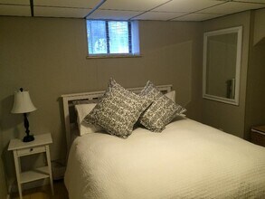 42 Lomasney Way, Unit 1 in Boston, MA - Foto de edificio - Building Photo