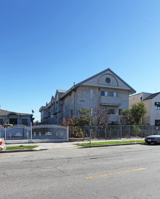 1144 N Edgemont St in Los Angeles, CA - Building Photo - Building Photo