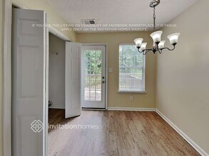 1384 Camrose Ct in Douglasville, GA - Foto de edificio - Building Photo