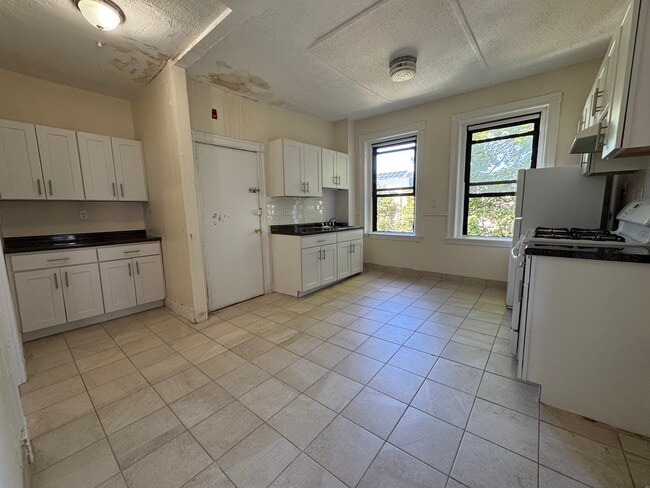 57 Brighton Ave, Unit 6 in Boston, MA - Building Photo - Building Photo