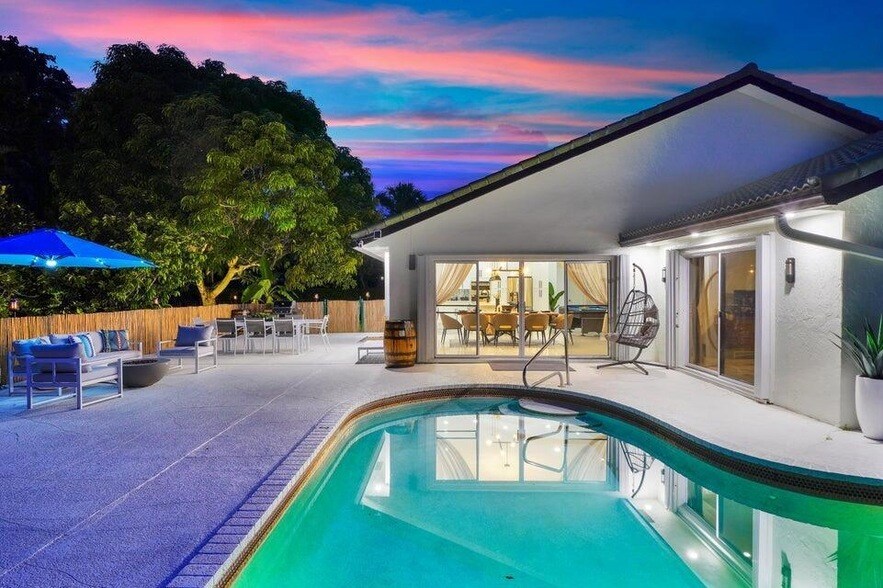 4526 St Andrews Dr in Boynton Beach, FL - Foto de edificio