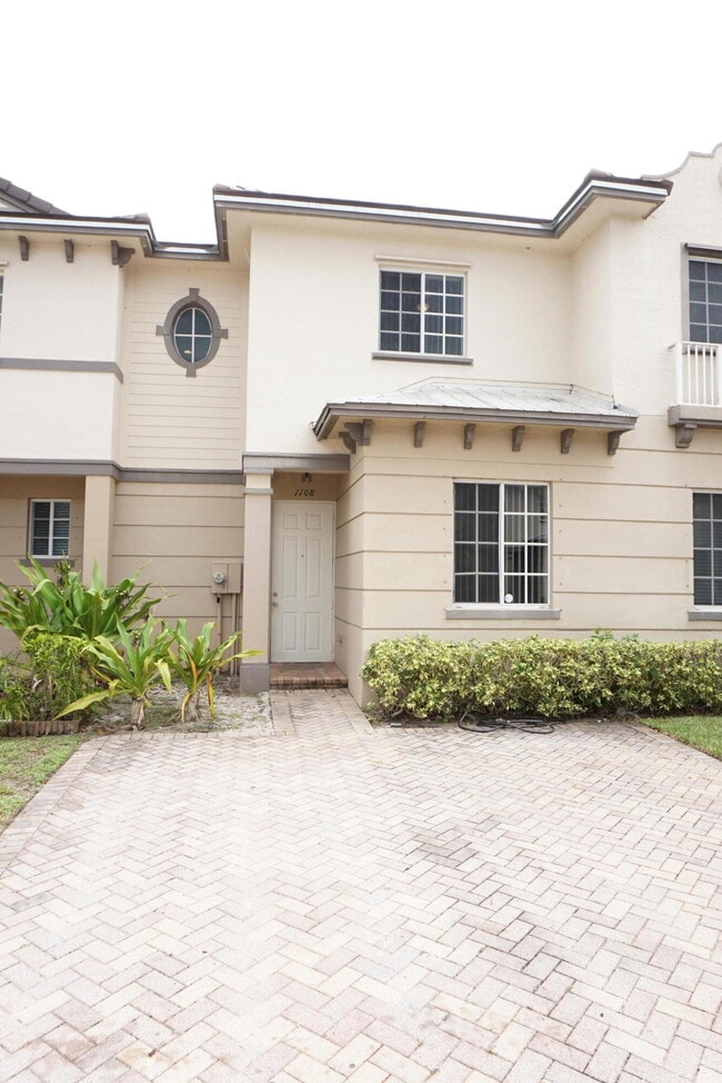 1108 Lucaya Dr in West Palm Beach, FL - Building Photo - Building Photo