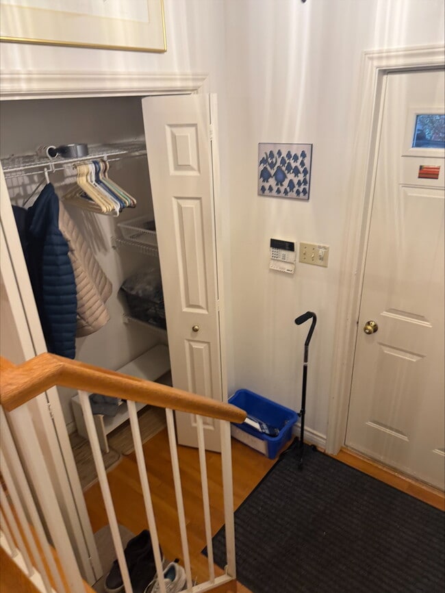 BEAUTIFUL FOR BEDROOM HOME MINUTES FROM WESTERN CAMPUS in London, ON - Building Photo - Building Photo