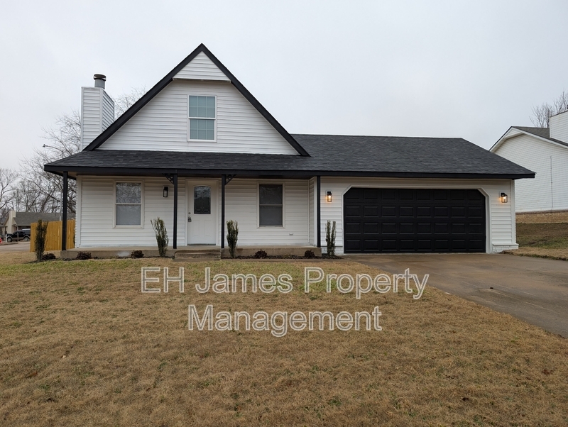 116 E 11th St in Claremore, OK - Building Photo