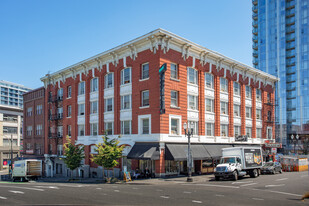 1321 SW Washington St in Portland, OR - Building Photo