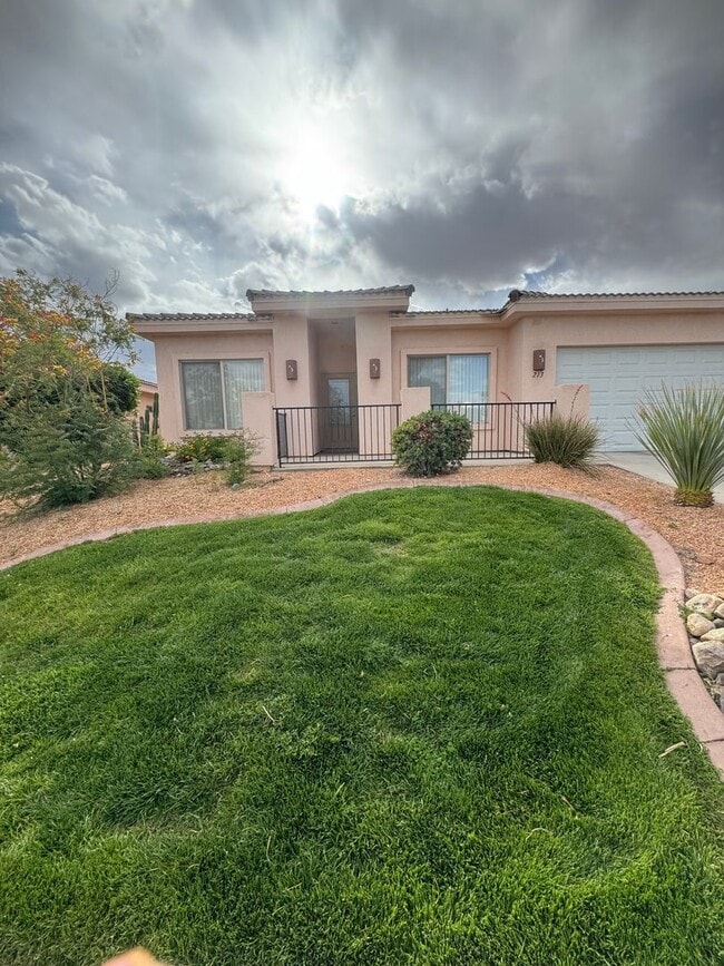 property at 213 Vineyard Ln