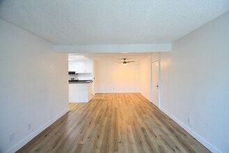 7350 Kester Ave in Los Angeles, CA - Building Photo - Building Photo