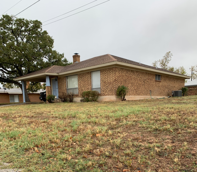 1821 Sleepy Hollow Dr in Kingsland, TX - Building Photo