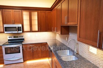 208 E 4th St in Waterloo, IA - Building Photo - Building Photo