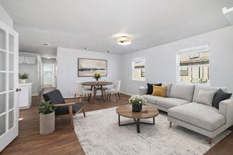 213 W Davis St in Kerrville, TX - Building Photo - Building Photo