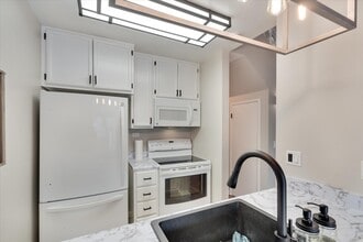 198 Courtyards E in Windsor, CA - Building Photo - Building Photo