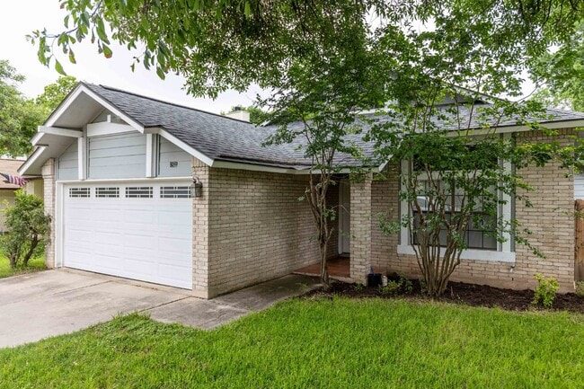 8039 Sunshine Trail Dr in San Antonio, TX - Building Photo - Building Photo