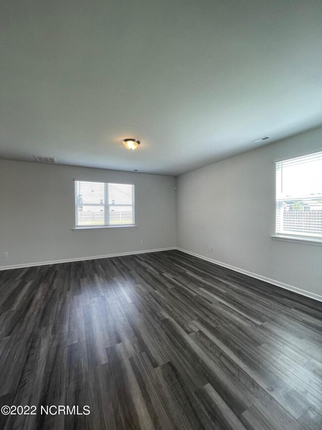 800 Lenox Dr in Holly Ridge, NC - Building Photo - Building Photo