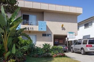 3611 Mentone Ave in Los Angeles, CA - Foto de edificio - Building Photo