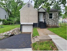 5307 Stanwood Dr in St. Louis, MO - Building Photo