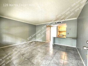 128 Water Front Way in Altamonte Springs, FL - Building Photo - Building Photo