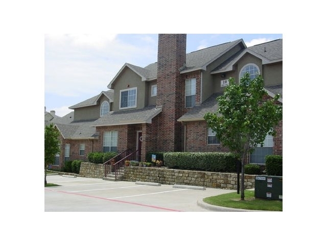 Sandstone At Bear Creek in Euless, TX - Foto de edificio - Building Photo