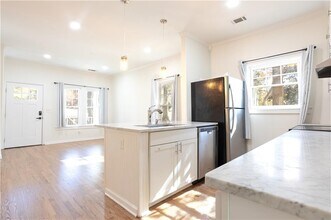 183 Burbank Dr SW in Atlanta, GA - Building Photo - Building Photo