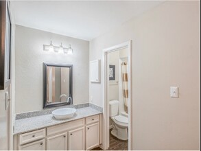 535 Harvest Hill Rd, Unit 2100 in Dallas, TX - Foto de edificio - Building Photo