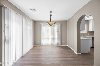 3719 E Inverness Ave in Mesa, AZ - Foto de edificio - Building Photo