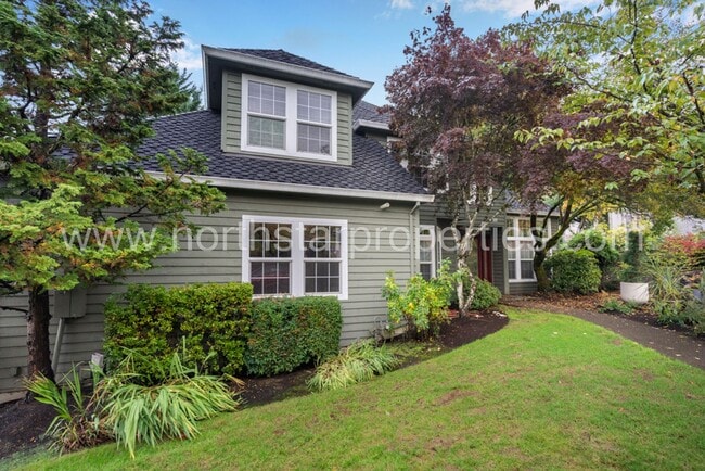 2478 Marylview Ct in Lake Oswego, OR - Building Photo - Building Photo
