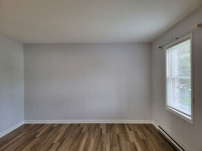 160 Tom Ave in Ephrata, PA - Building Photo - Building Photo