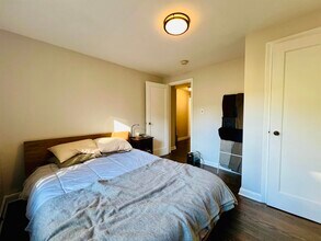 221 Pavonia Ave in Jersey City, NJ - Building Photo - Building Photo