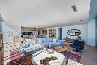 700 NE 26th Terrace in Miami, FL - Building Photo - Building Photo