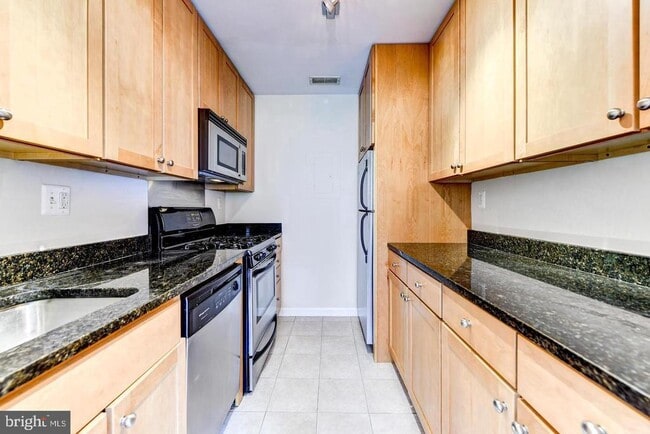 property at 1730 Arlington Blvd