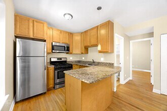 3007 N Clifton Ave in Chicago, IL - Building Photo - Building Photo