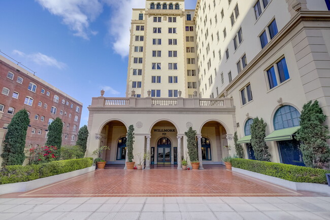 315 W 3rd St, Unit 305 in Long Beach, CA - Foto de edificio - Building Photo