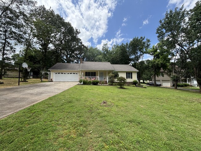 property at 1631 Warwick Ct