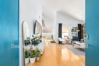 7404 Carlina St in Carlsbad, CA - Building Photo - Building Photo