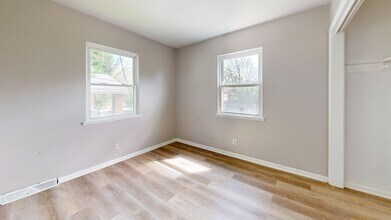 1694 Manchester Rd in Akron, OH - Building Photo - Building Photo