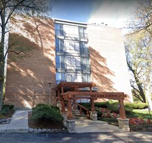 5810 Oakwood Dr, Unit 5