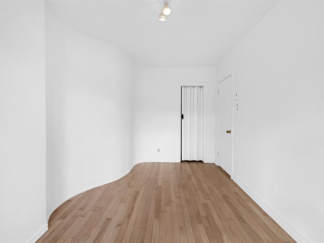 2328 Rue Fleury E in Montréal, QC - Building Photo - Building Photo